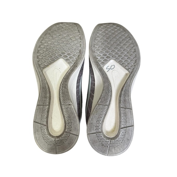 Nike Women’s 10 Dualtone Racer Running Shoe - Picture 4 of 8